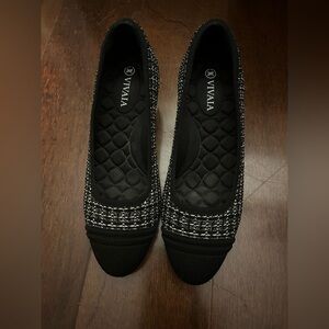 Vivaia Women's Sz 35.5 Black & White “Tweed” Almond-Toe Chunky Heels (Julie Pro)